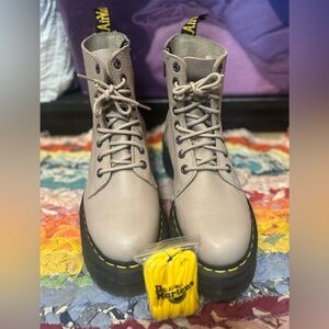 Dr. Martens Jadon 3 Combat Boots Vintage Taupe Like New w/ Tags